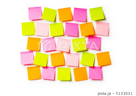 Reminder notes isolated on the white background 5133031