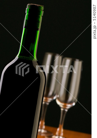 Wine concept with gradient background Wine concept with gradient background 5140987