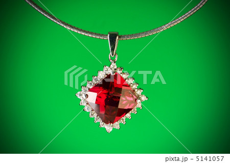 Pendant against colour gradient background 5141057