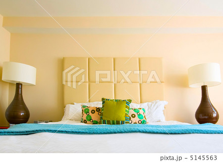 Double bed in the modern interior room 5145563