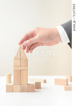 ビルの建造（ビジネスコンセプト） 5147905