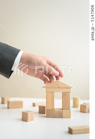 ビルの建造（ビジネスコンセプト） 5147906