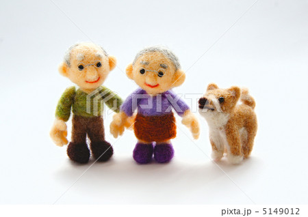 老夫婦と犬 5149012