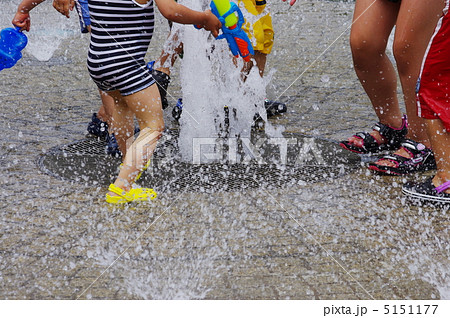 水と遊ぶ 水と遊ぶ 5151177