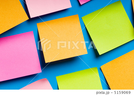 Reminder notes on the bright colorful paper Reminder notes on the bright colorful paper 5159069