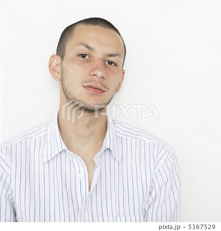 微笑む男性 5167529