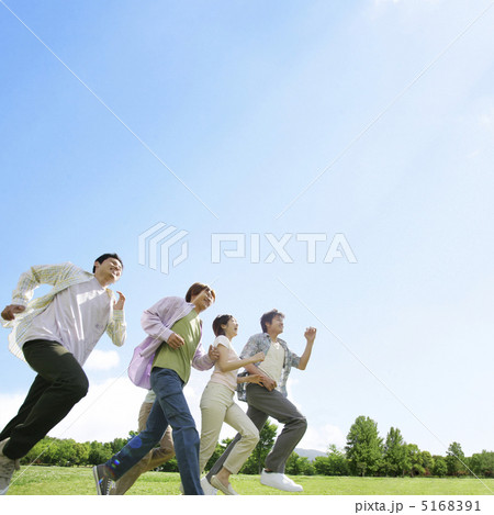 走る男女 走る男女 5168391