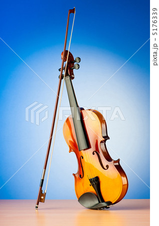 Music concept with violin 5176339