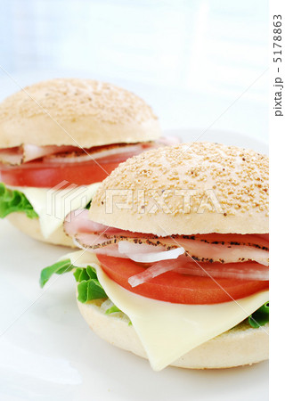 ロールパンのサンドイッチ 5178863