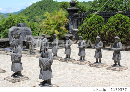 カイディン帝廟を守る石像たち 5179577
