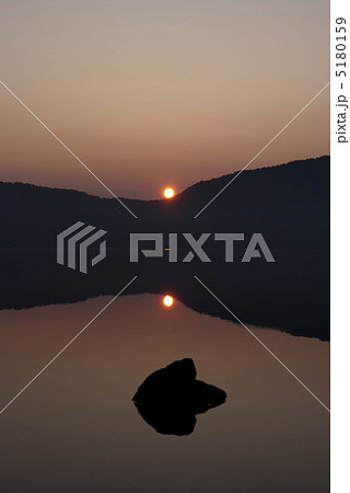 倶多楽湖の夜明け 5180159