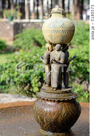 仏歯寺の噴水 5180573