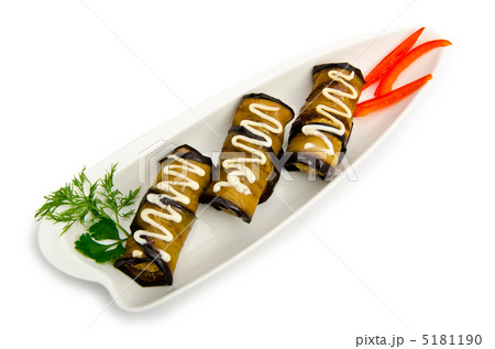 Canapes served in the plate 5181190