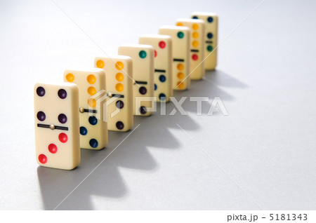 Domino effect with many pieces 5181343