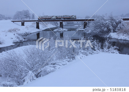 冬のフラワー長井線 5183818