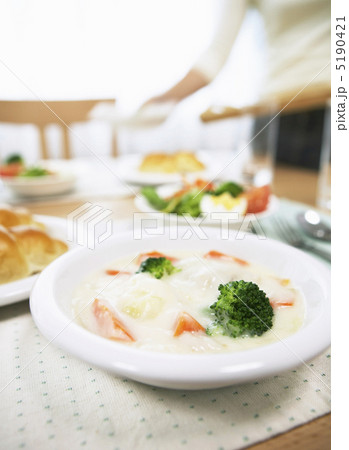 シチューのある食卓 シチューのある食卓 5190421