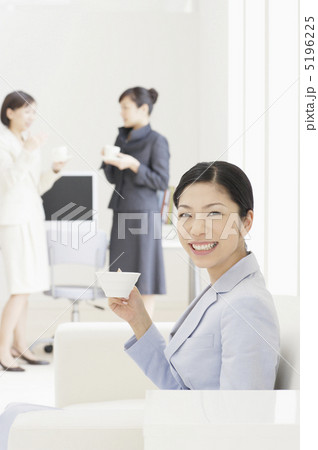 コーヒーカップとOL コーヒーカップとOL 5196225