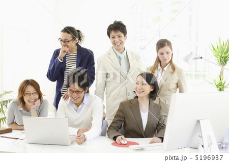 6人の若者ビジネスイメージ 5196937