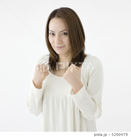 ガッツポーズをした日本人女性 5200479