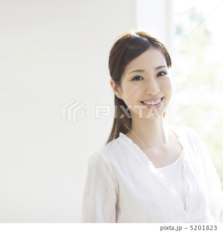 笑顔の女性 5201823