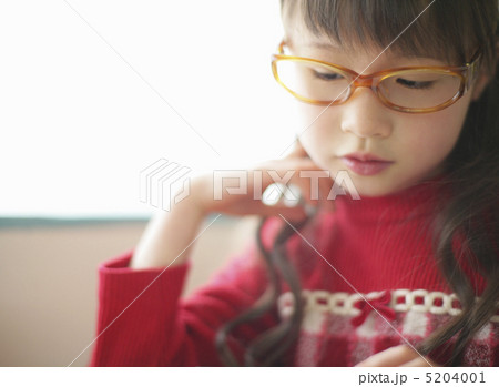 メガネをかけた女の子 5204001