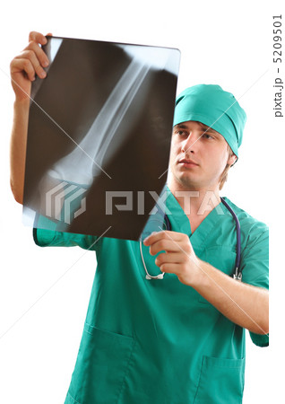 Doctor looking at x-ray 5209501