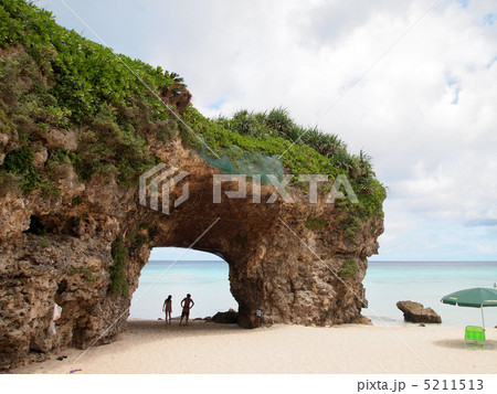 宮古島の砂山ビーチ 5211513