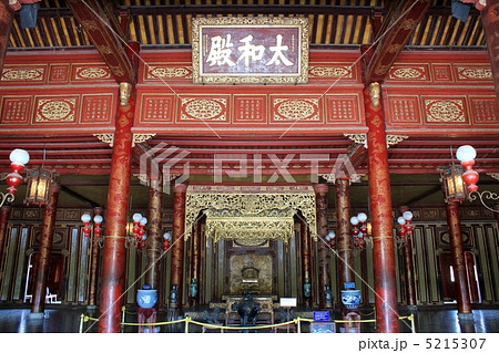 フエ王宮の太和殿内 5215307