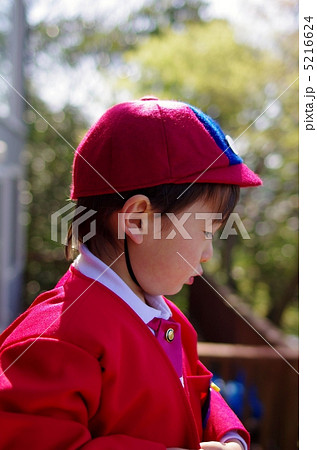 入園式当日の幼稚園児 入園式当日の幼稚園児 5216624