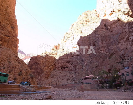 トドラ渓谷 5218297