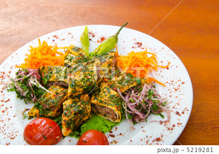 Tasty kebabs served in pita bread 5219281