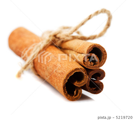 Cinnamon sticks isolated Cinnamon sticks isolated 5219720