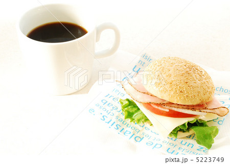 サンドイッチとコーヒー 5223749