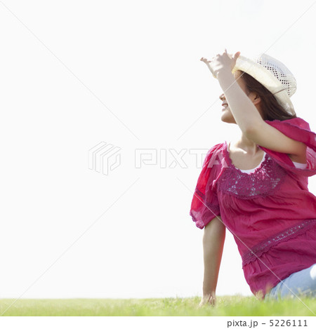 帽子をかぶった女性 5226111