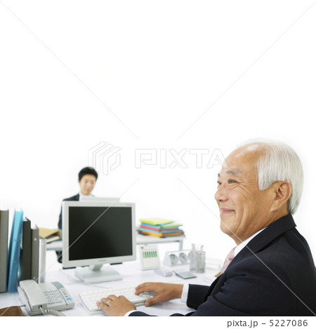 笑顔のビジネスマン 5227086
