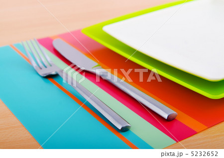 Empty plate with utensils Empty plate with utensils 5232652