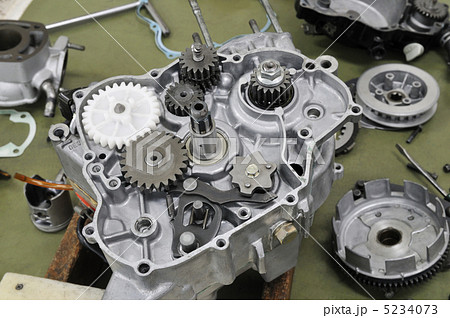 バイクエンジンの部品 バイクエンジンの部品 5234073