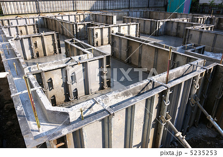 住宅の基礎工事 5235253