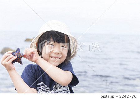 海水浴(ヒトデと女の子) 海水浴(ヒトデと女の子) 5242776