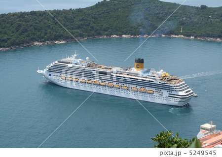 ドブロヴニクに停泊中のコスタ・ファシノサ 5249545