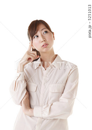 考える女性 5251013