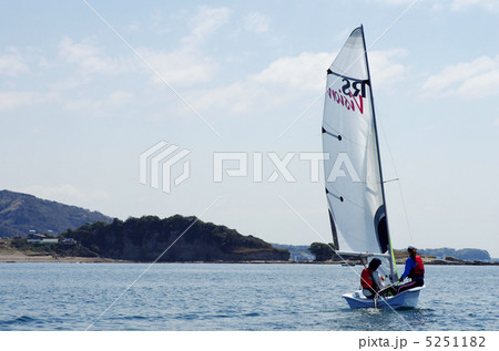 ヨットのある風景 5251182