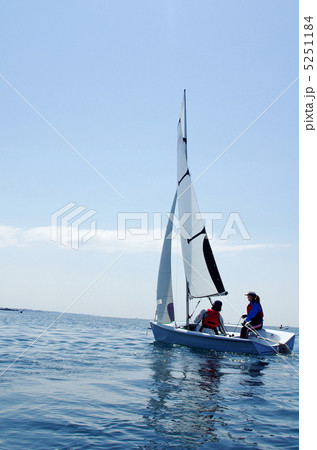 ヨットのある風景 5251184