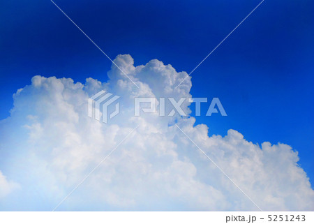 真夏の青空 入道雲 真夏の青空 入道雲 5251243