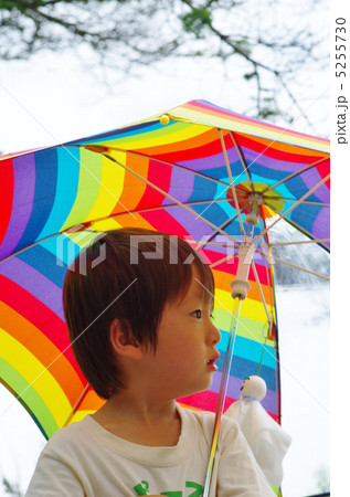 てるてる坊主と子供(てるてるぼうず) てるてる坊主と子供(てるてるぼうず) 5255730