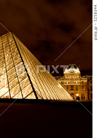 ルーヴル美術館(フランス-パリ) 5258344