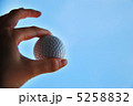 ゴルフボール＆青空 5258832