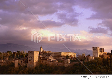 アルハンブラ宮殿 5259617