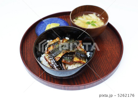 皮目を上にした鰻丼 5262176