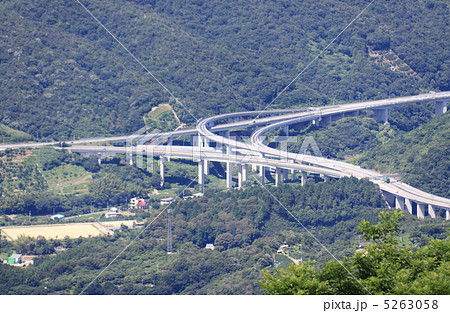 四国中央市平石山より望む「川之江東ジャンクション」 5263058
